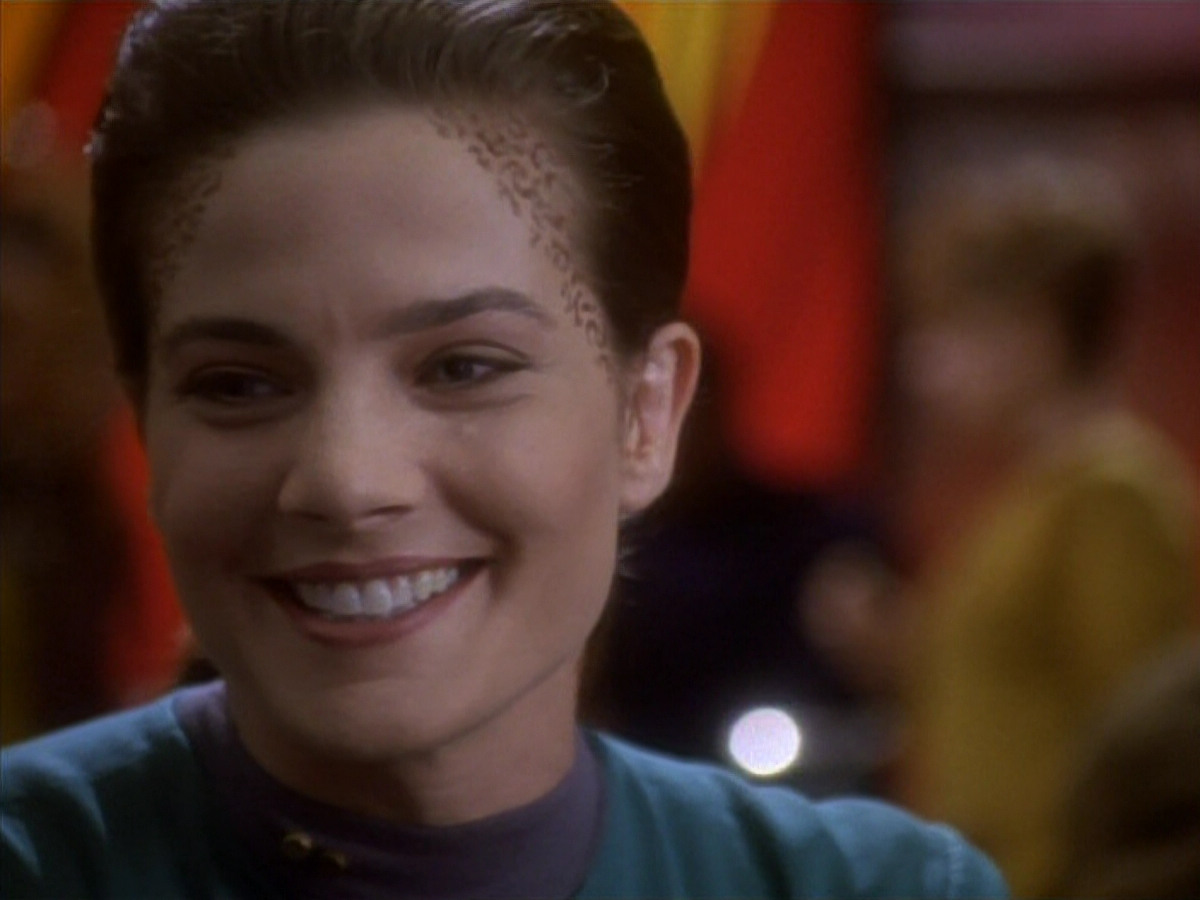 extant_StarTrekDS9_1x18-DramatisPersonae_01824.jpg