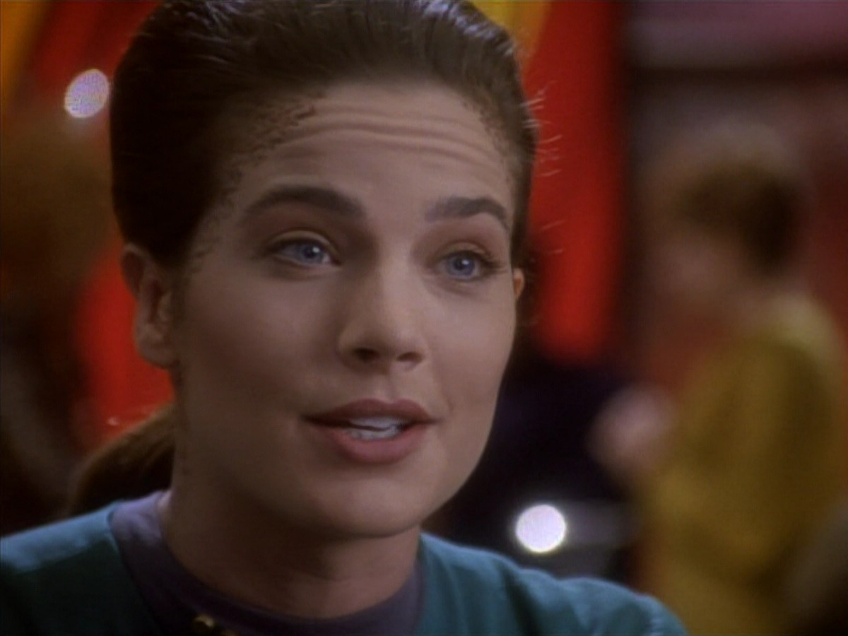 extant_StarTrekDS9_1x18-DramatisPersonae_01854.jpg
