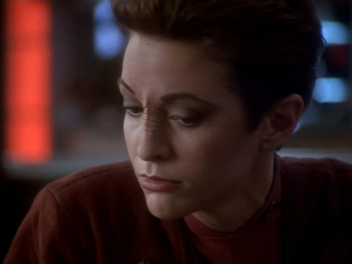 extant_StarTrekDS9_1x18-DramatisPersonae_01860.jpg