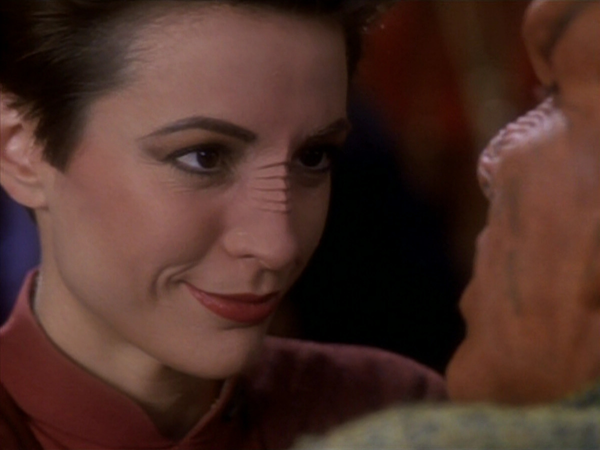 extant_StarTrekDS9_1x18-DramatisPersonae_01903.jpg