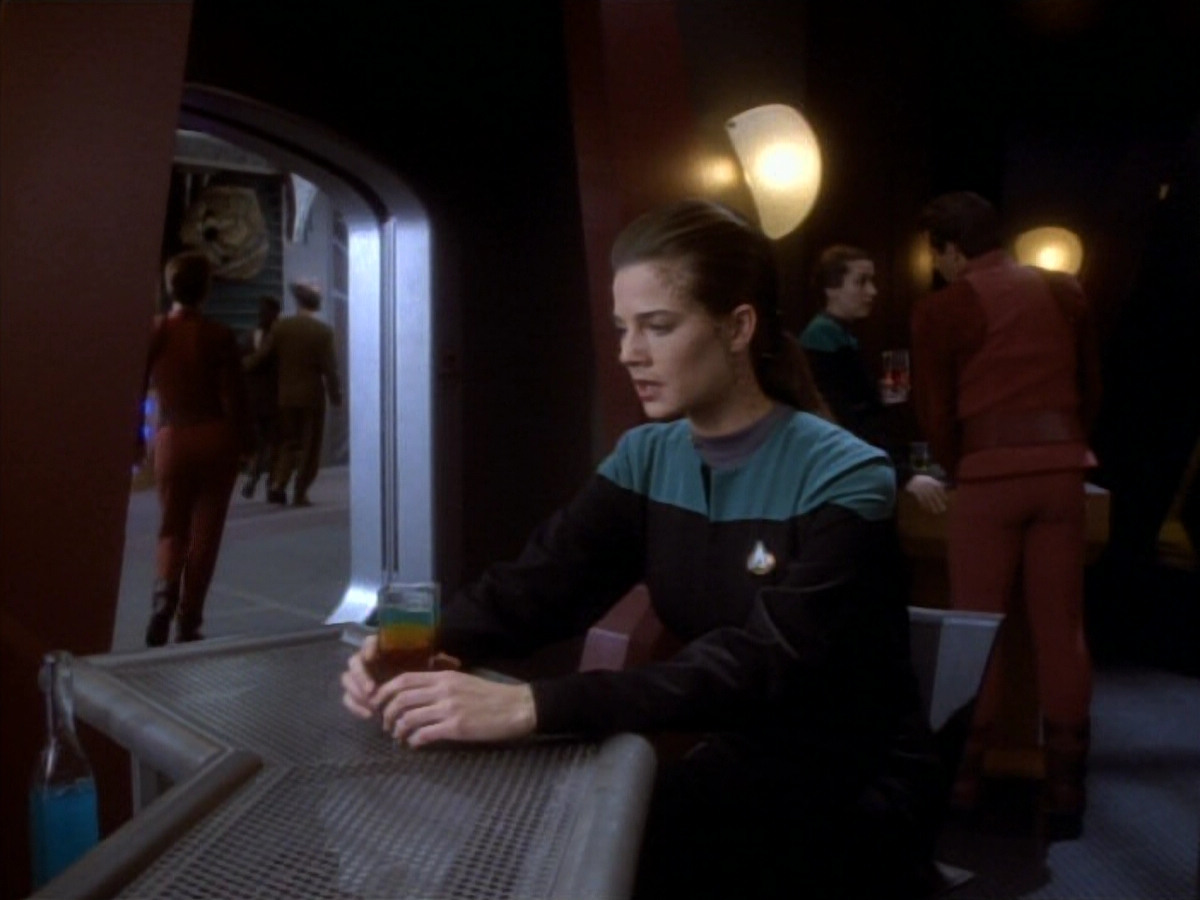 extant_StarTrekDS9_1x18-DramatisPersonae_01929.jpg