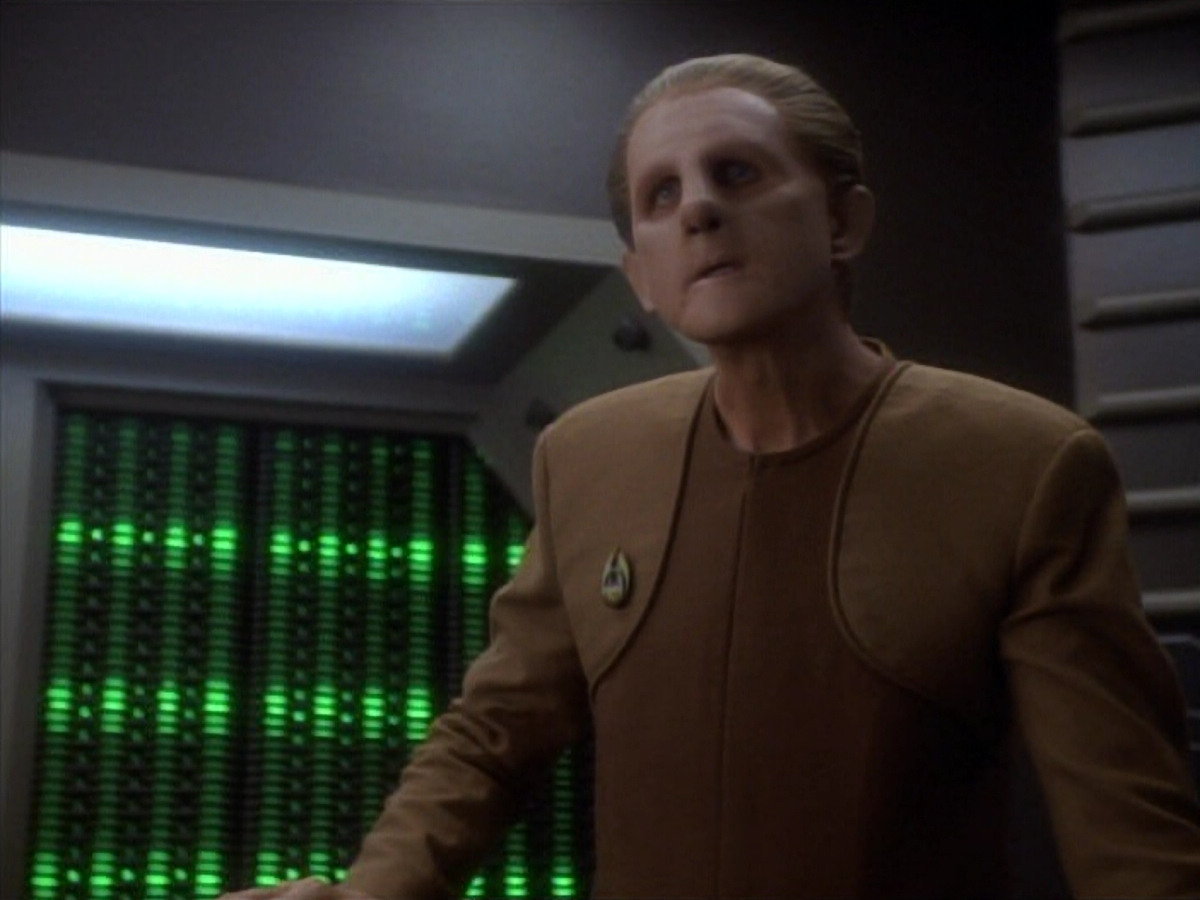 extant_StarTrekDS9_1x18-DramatisPersonae_01987.jpg