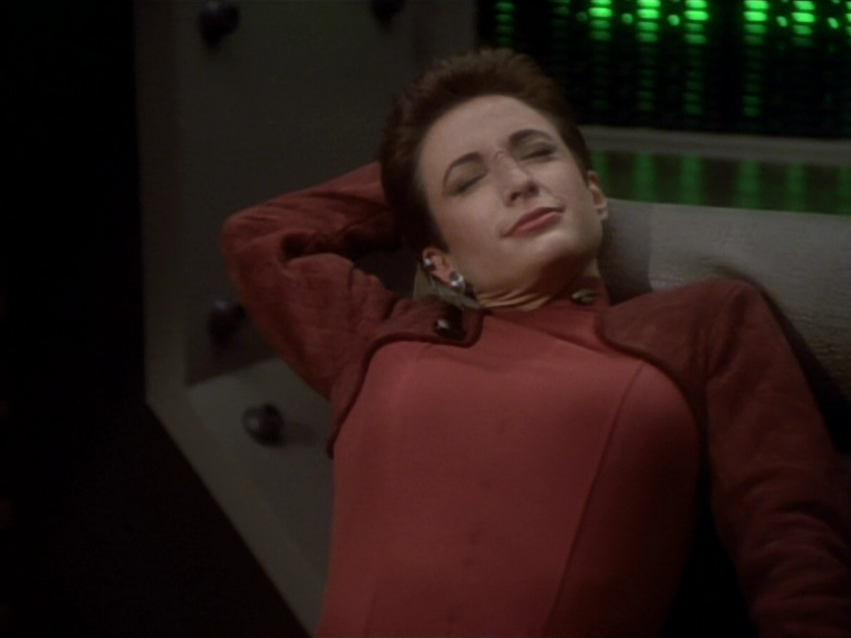 extant_StarTrekDS9_1x18-DramatisPersonae_02454.jpg