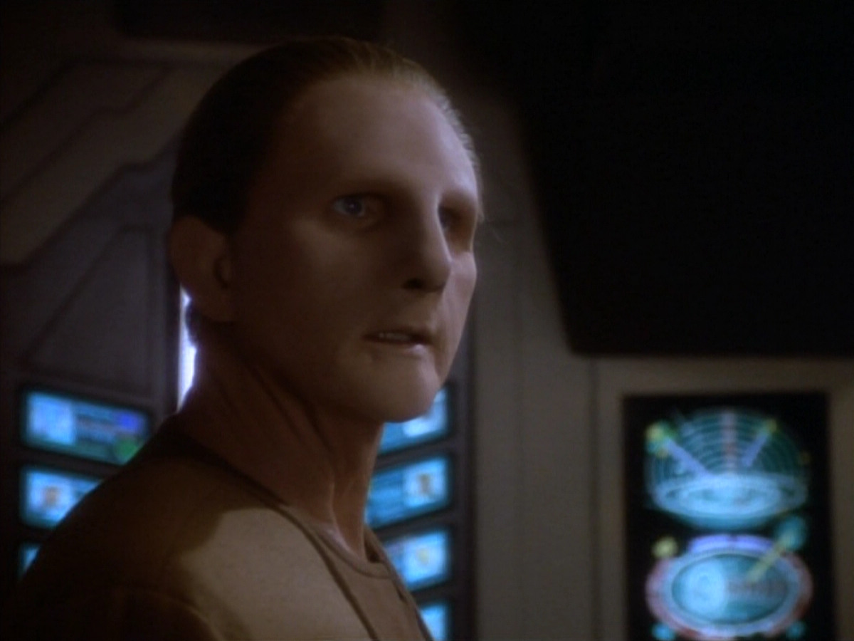 extant_StarTrekDS9_1x18-DramatisPersonae_02604.jpg