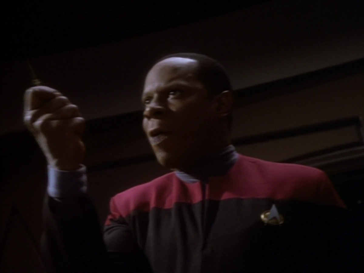 extant_StarTrekDS9_1x18-DramatisPersonae_02775.jpg