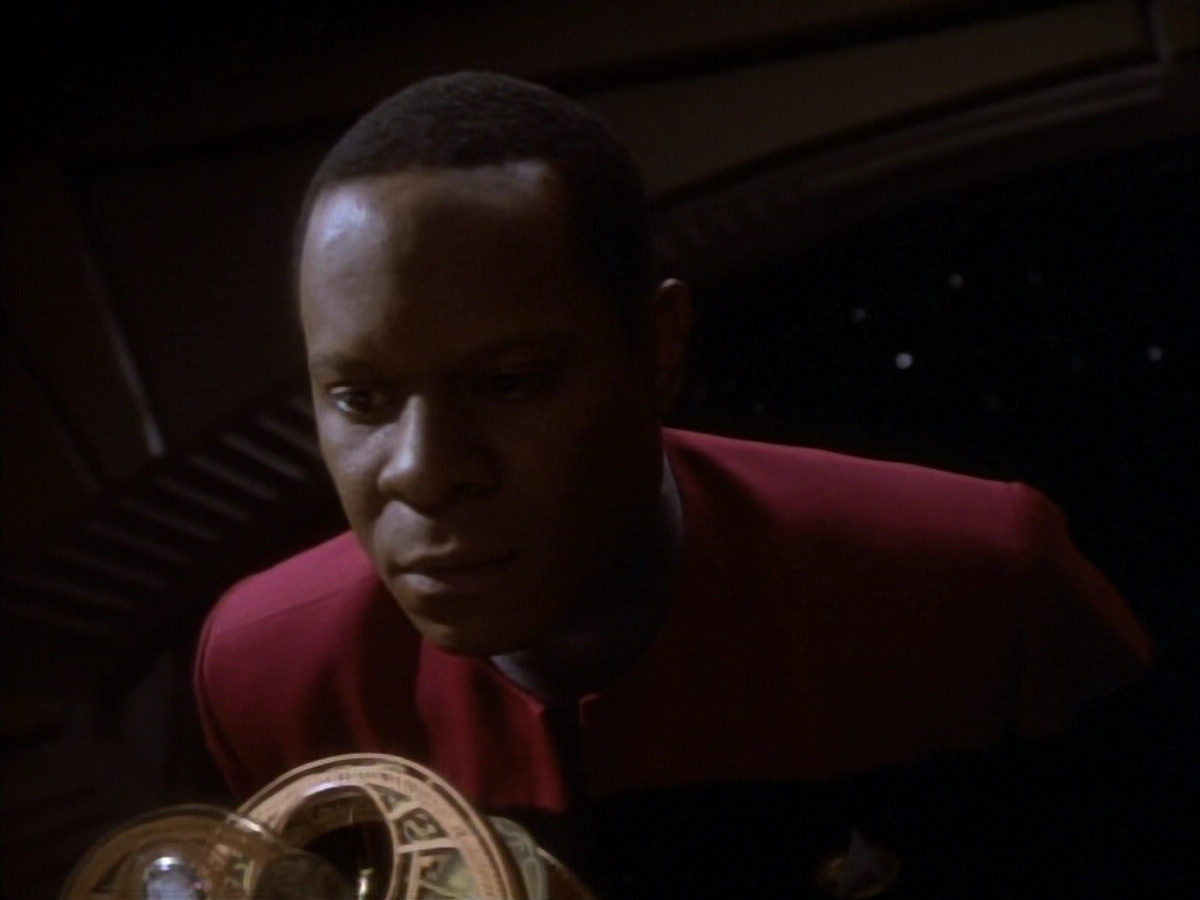 extant_StarTrekDS9_1x18-DramatisPersonae_02795.jpg