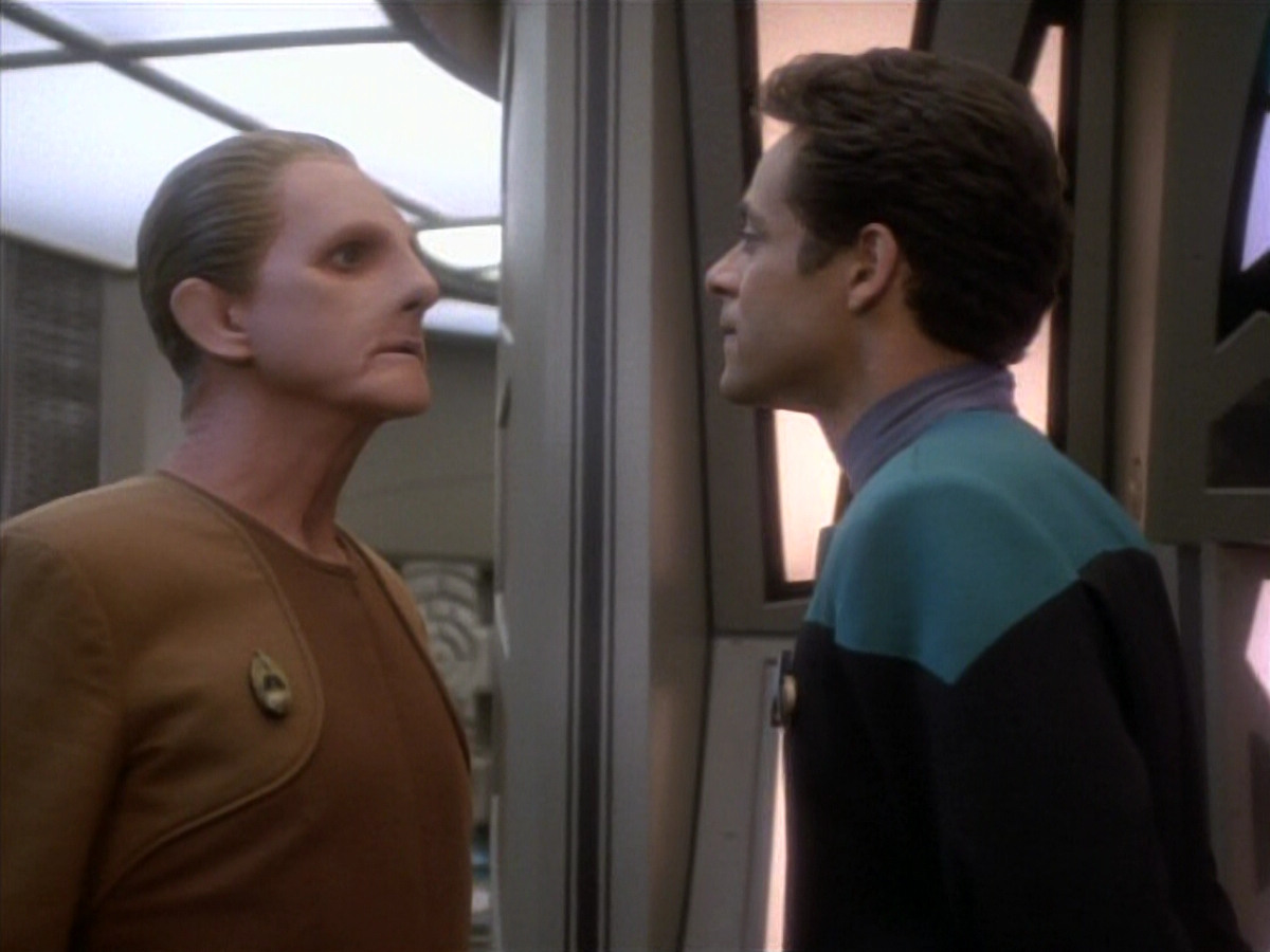 extant_StarTrekDS9_1x18-DramatisPersonae_02866.jpg