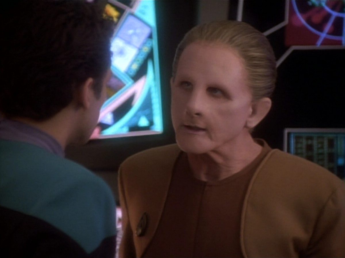 extant_StarTrekDS9_1x18-DramatisPersonae_02966.jpg