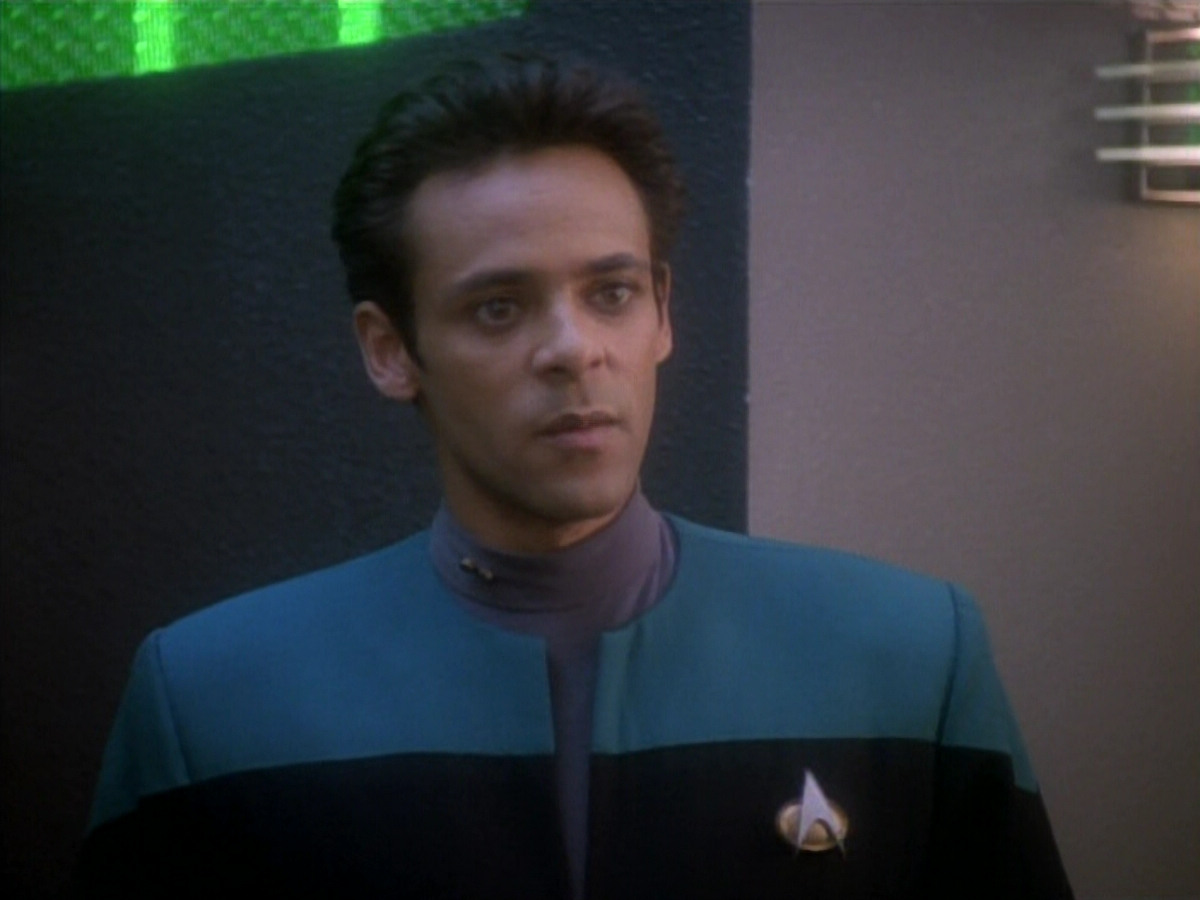 extant_StarTrekDS9_1x18-DramatisPersonae_03035.jpg
