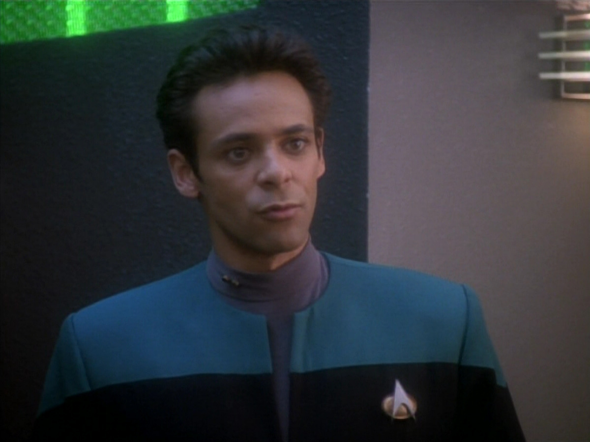 extant_StarTrekDS9_1x18-DramatisPersonae_03036.jpg