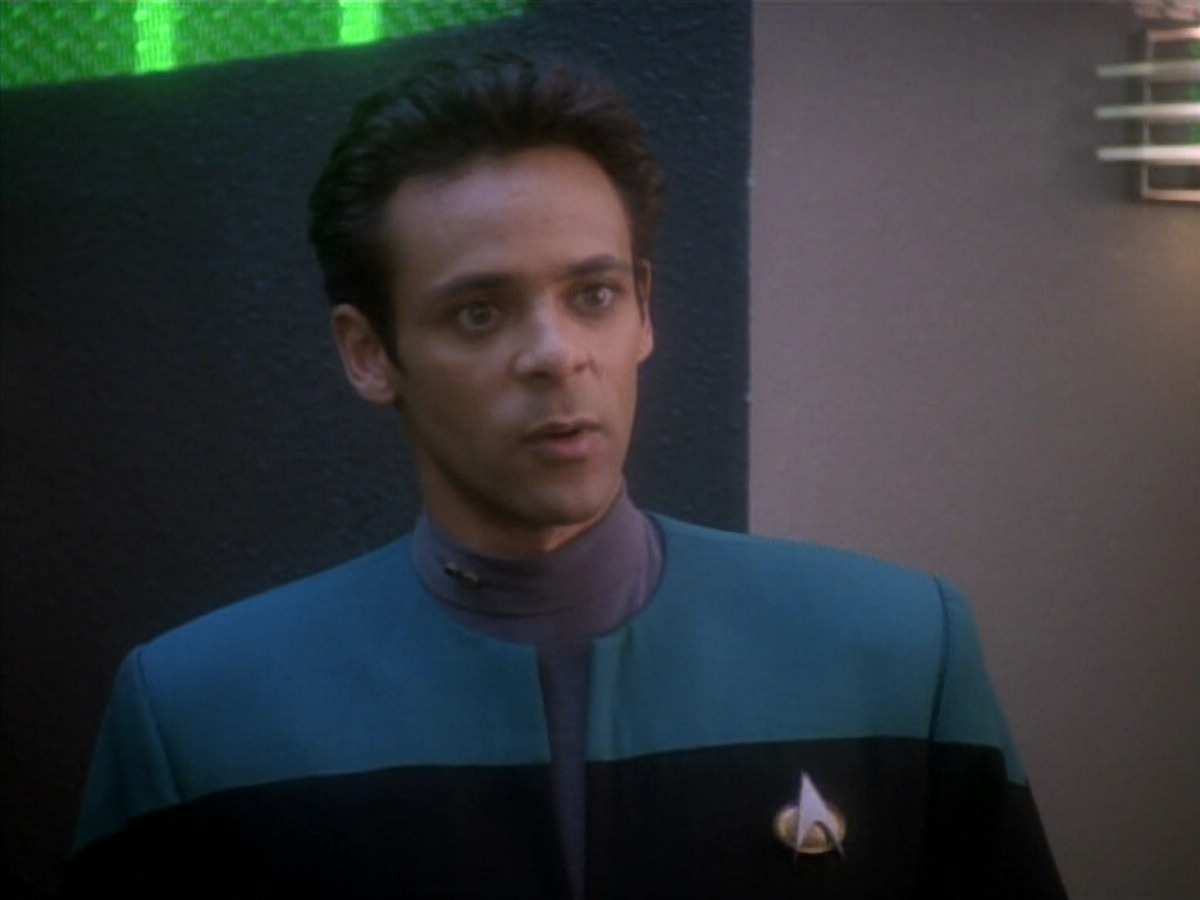 extant_StarTrekDS9_1x18-DramatisPersonae_03037.jpg