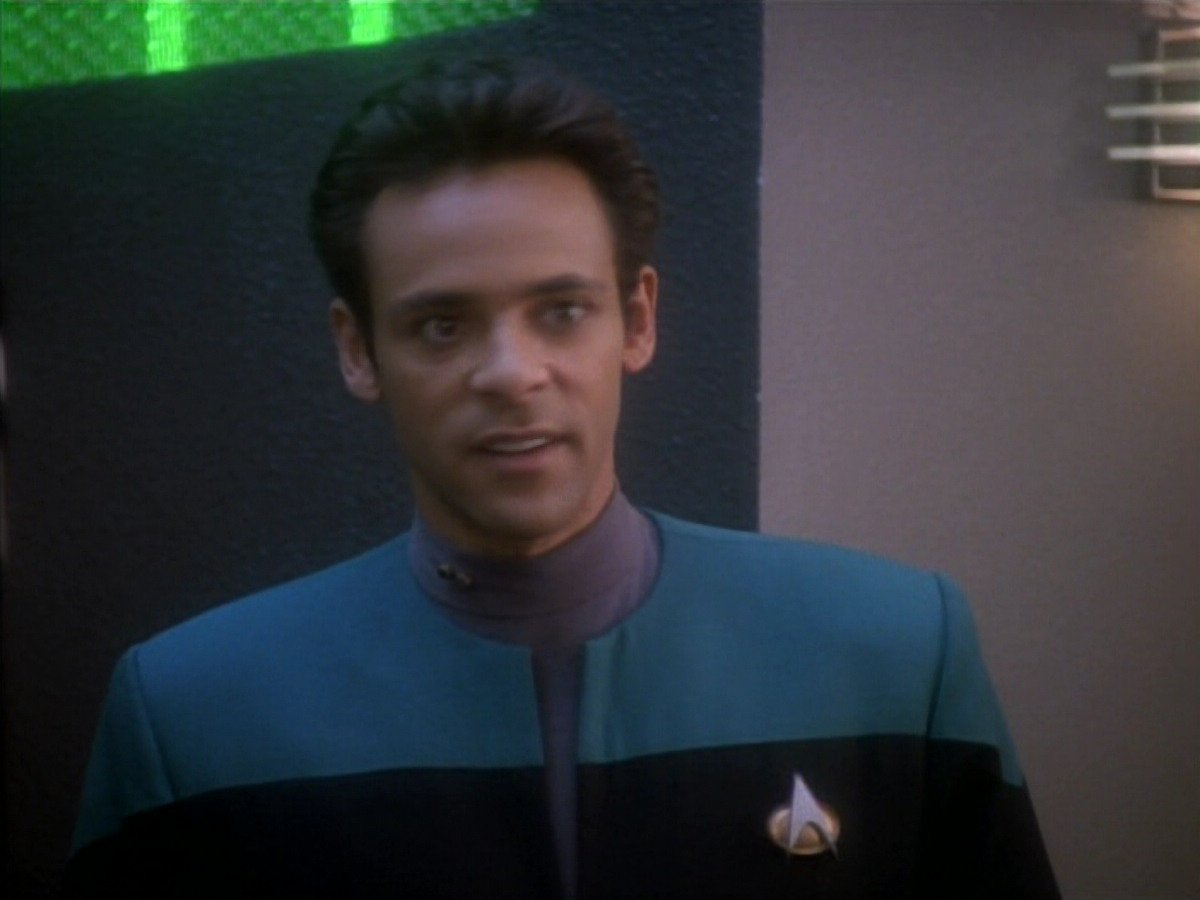 extant_StarTrekDS9_1x18-DramatisPersonae_03041.jpg