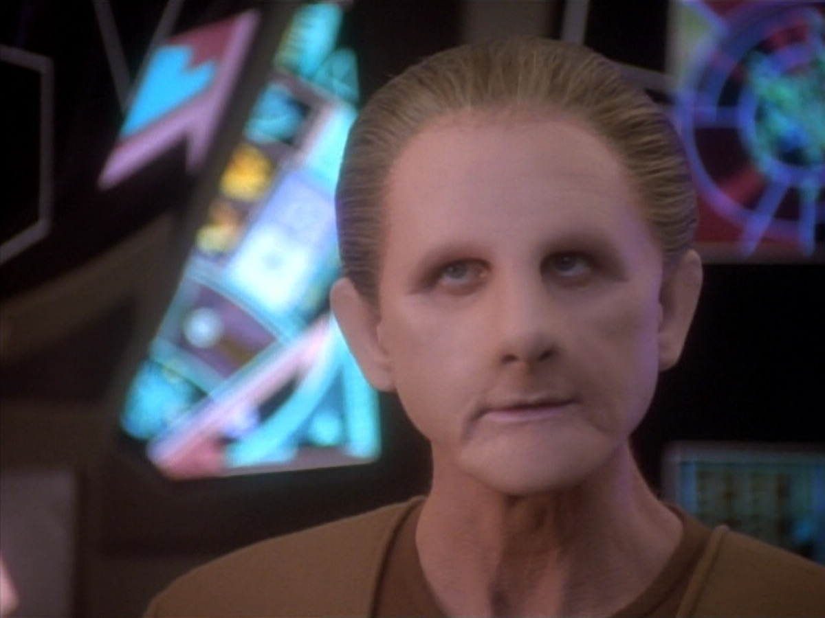 extant_StarTrekDS9_1x18-DramatisPersonae_03048.jpg