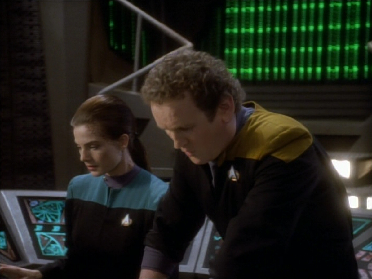 extant_StarTrekDS9_1x18-DramatisPersonae_03067.jpg