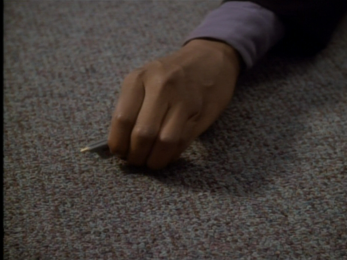 extant_StarTrekDS9_1x18-DramatisPersonae_03142.jpg