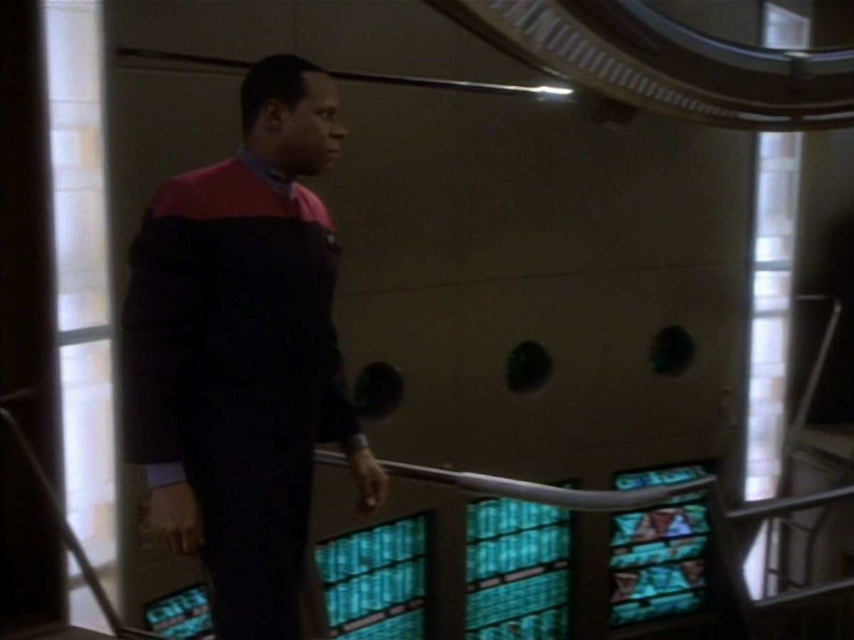 extant_StarTrekDS9_1x18-DramatisPersonae_03185.jpg
