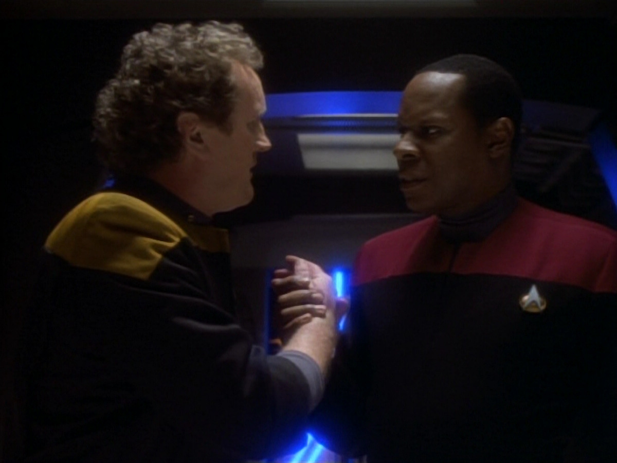 extant_StarTrekDS9_1x18-DramatisPersonae_03233.jpg