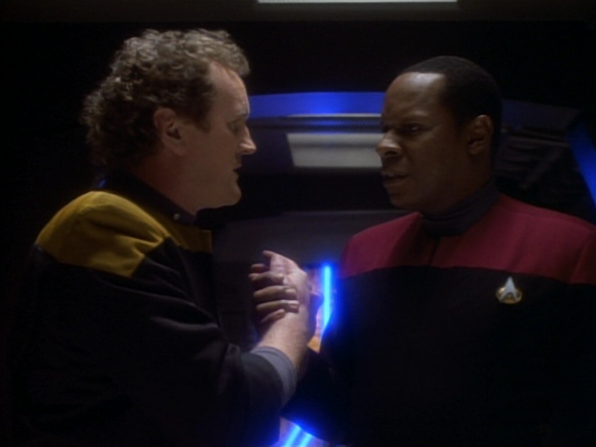 extant_StarTrekDS9_1x18-DramatisPersonae_03235.jpg