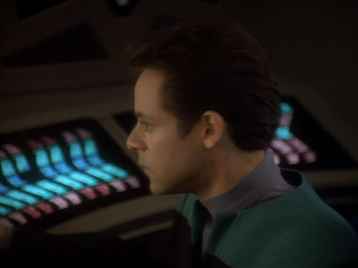 extant_StarTrekDS9_1x18-DramatisPersonae_03239.jpg