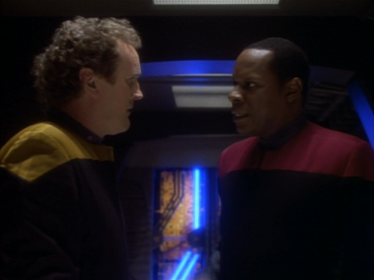 extant_StarTrekDS9_1x18-DramatisPersonae_03268.jpg