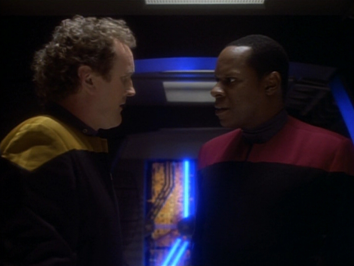 extant_StarTrekDS9_1x18-DramatisPersonae_03270.jpg