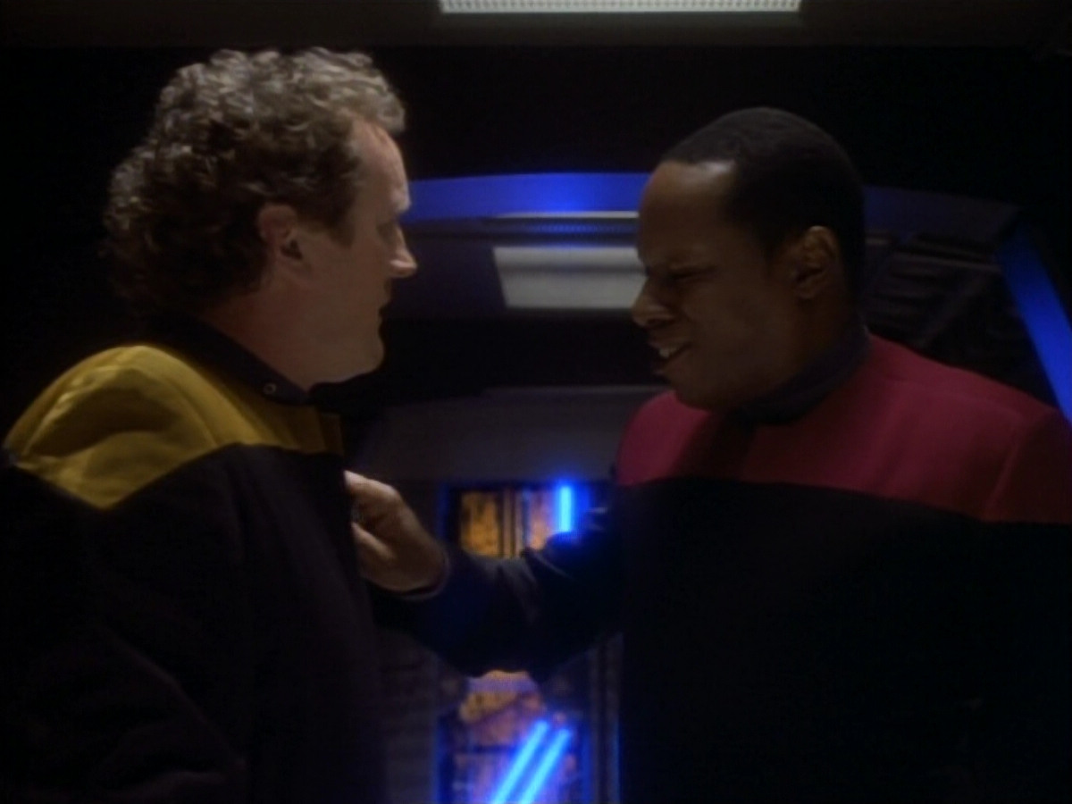 extant_StarTrekDS9_1x18-DramatisPersonae_03274.jpg