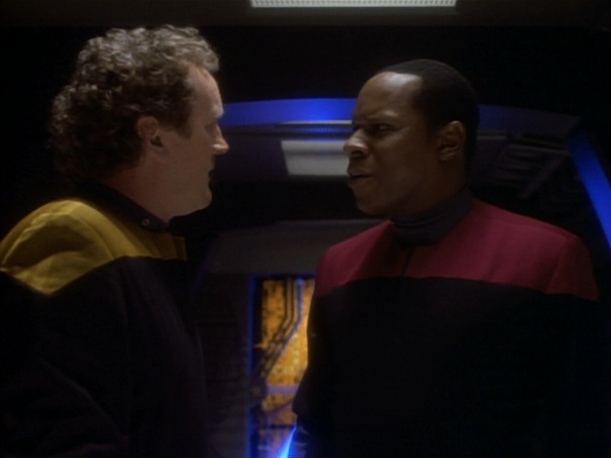 extant_StarTrekDS9_1x18-DramatisPersonae_03275.jpg