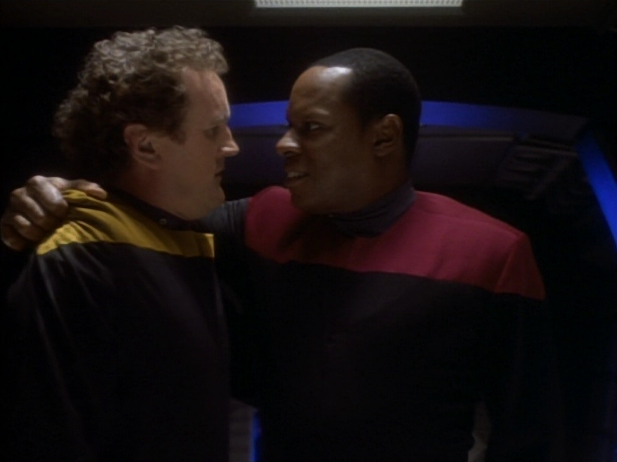 extant_StarTrekDS9_1x18-DramatisPersonae_03279.jpg