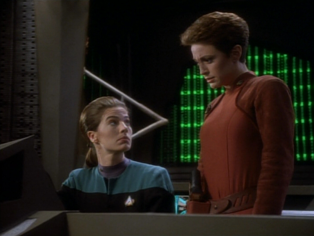 extant_StarTrekDS9_1x18-DramatisPersonae_03293.jpg