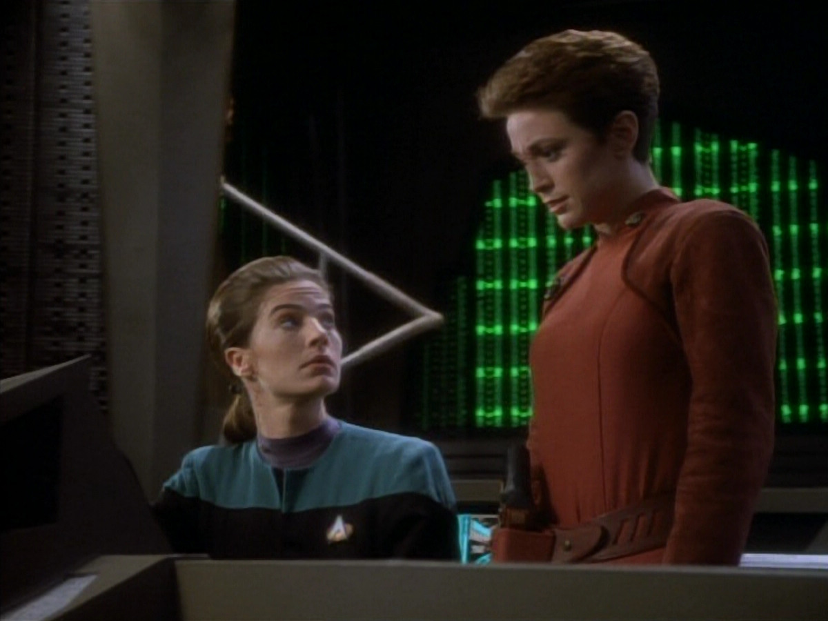 extant_StarTrekDS9_1x18-DramatisPersonae_03294.jpg
