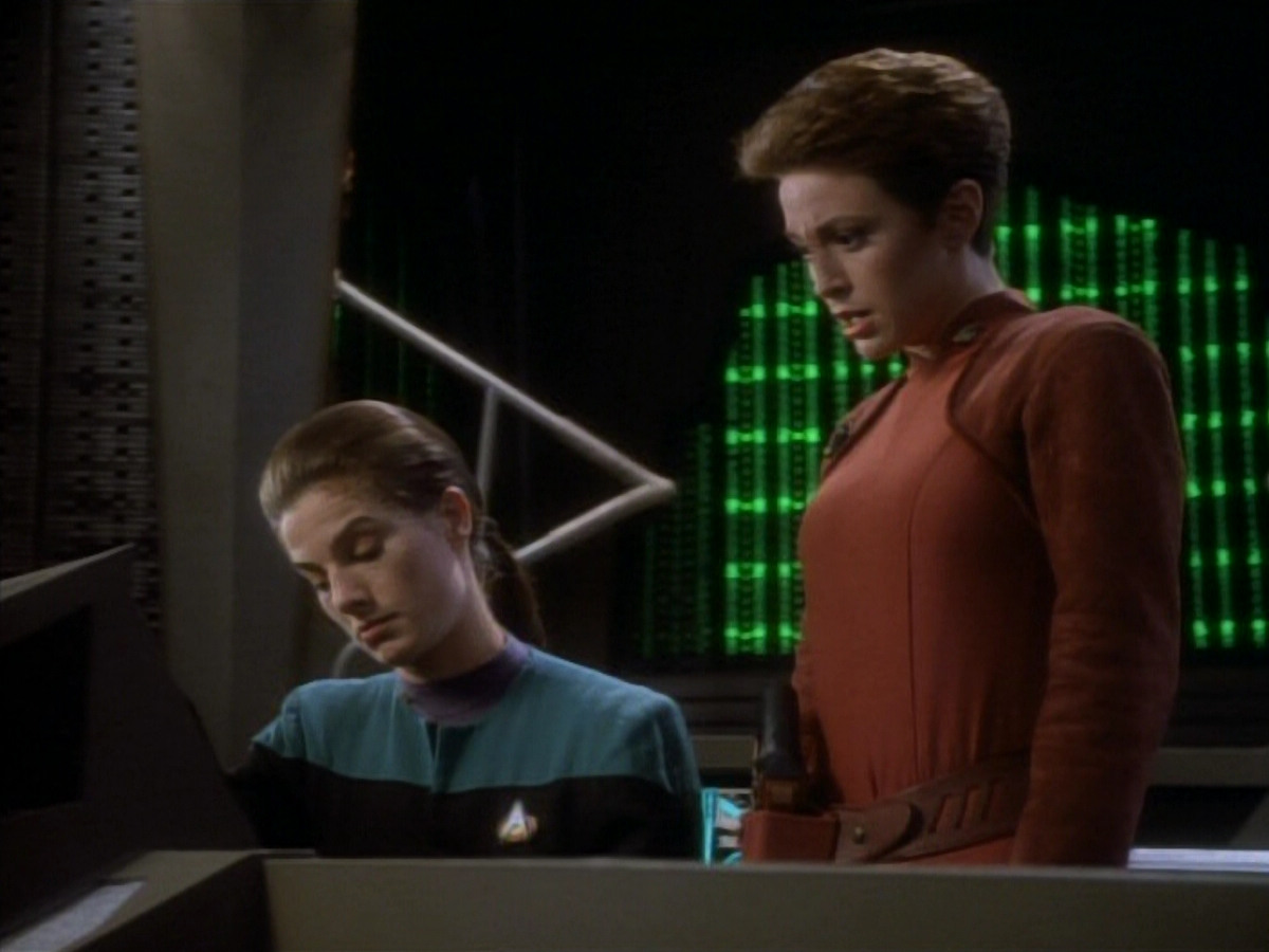 extant_StarTrekDS9_1x18-DramatisPersonae_03300.jpg