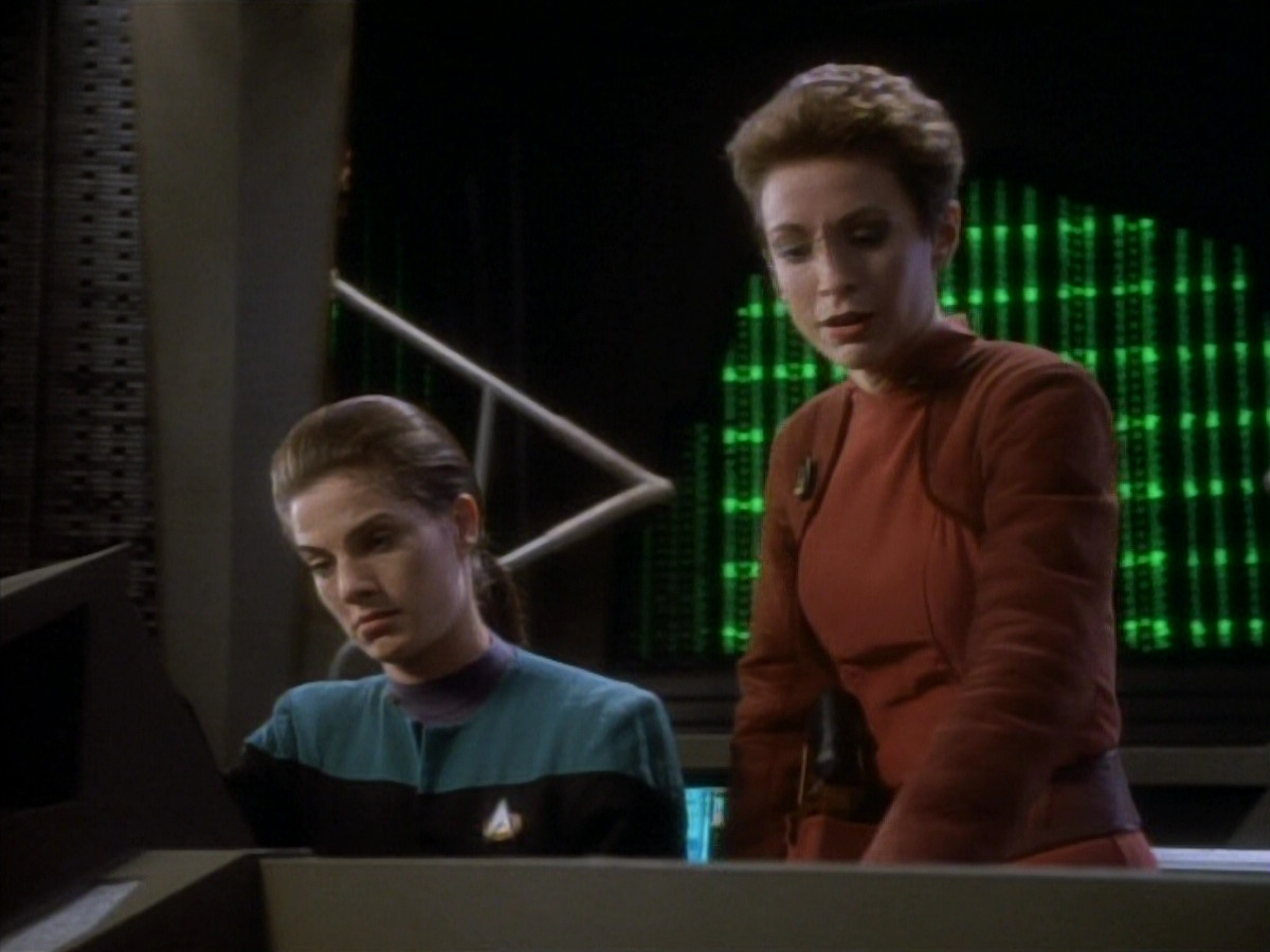 extant_StarTrekDS9_1x18-DramatisPersonae_03302.jpg
