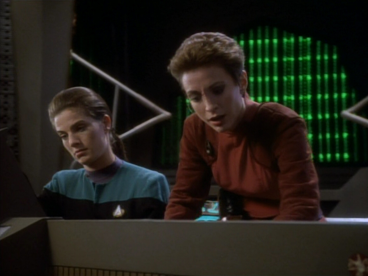 extant_StarTrekDS9_1x18-DramatisPersonae_03303.jpg