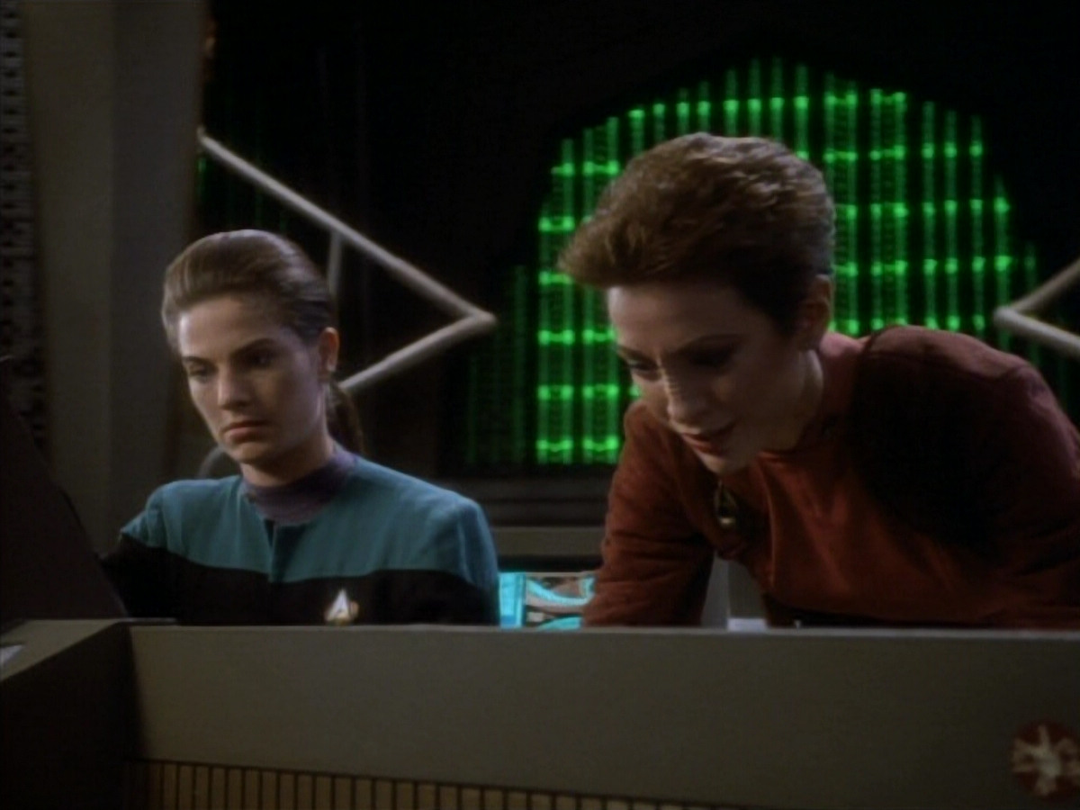 extant_StarTrekDS9_1x18-DramatisPersonae_03308.jpg