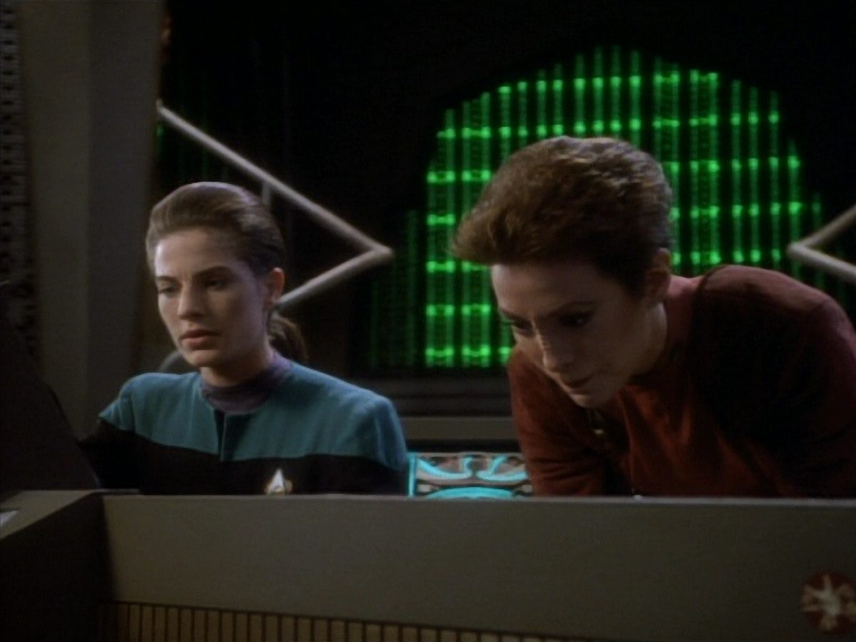 extant_StarTrekDS9_1x18-DramatisPersonae_03312.jpg