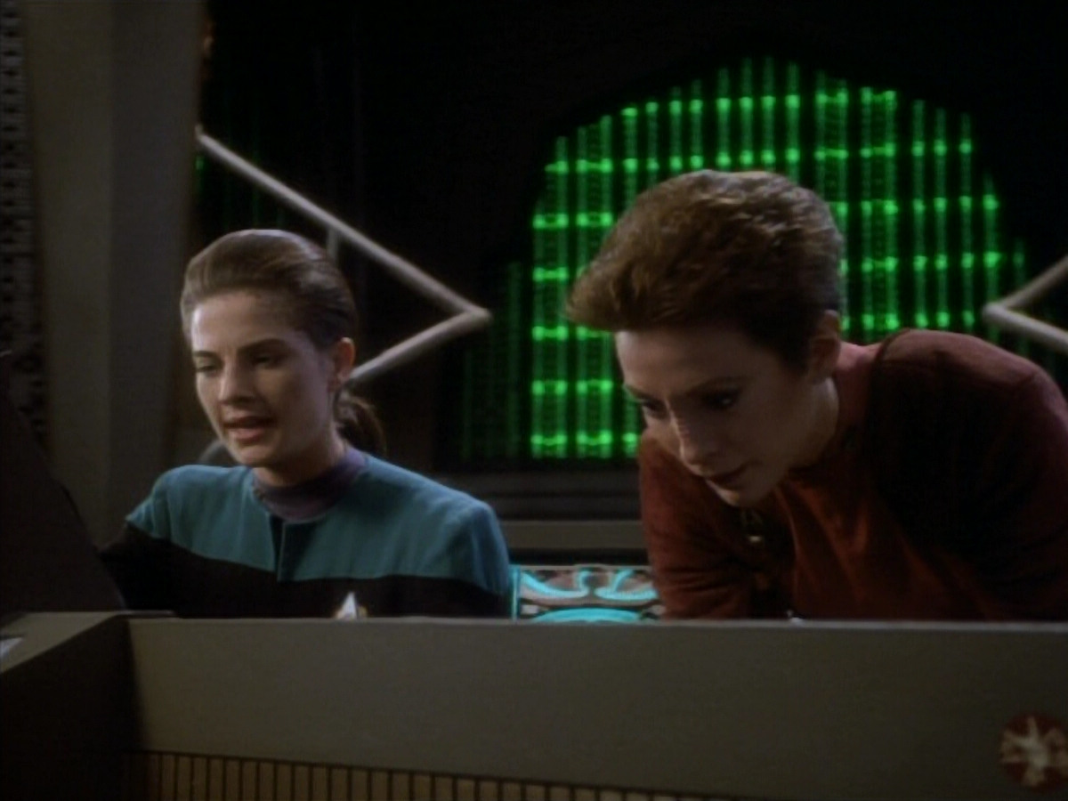 extant_StarTrekDS9_1x18-DramatisPersonae_03313.jpg