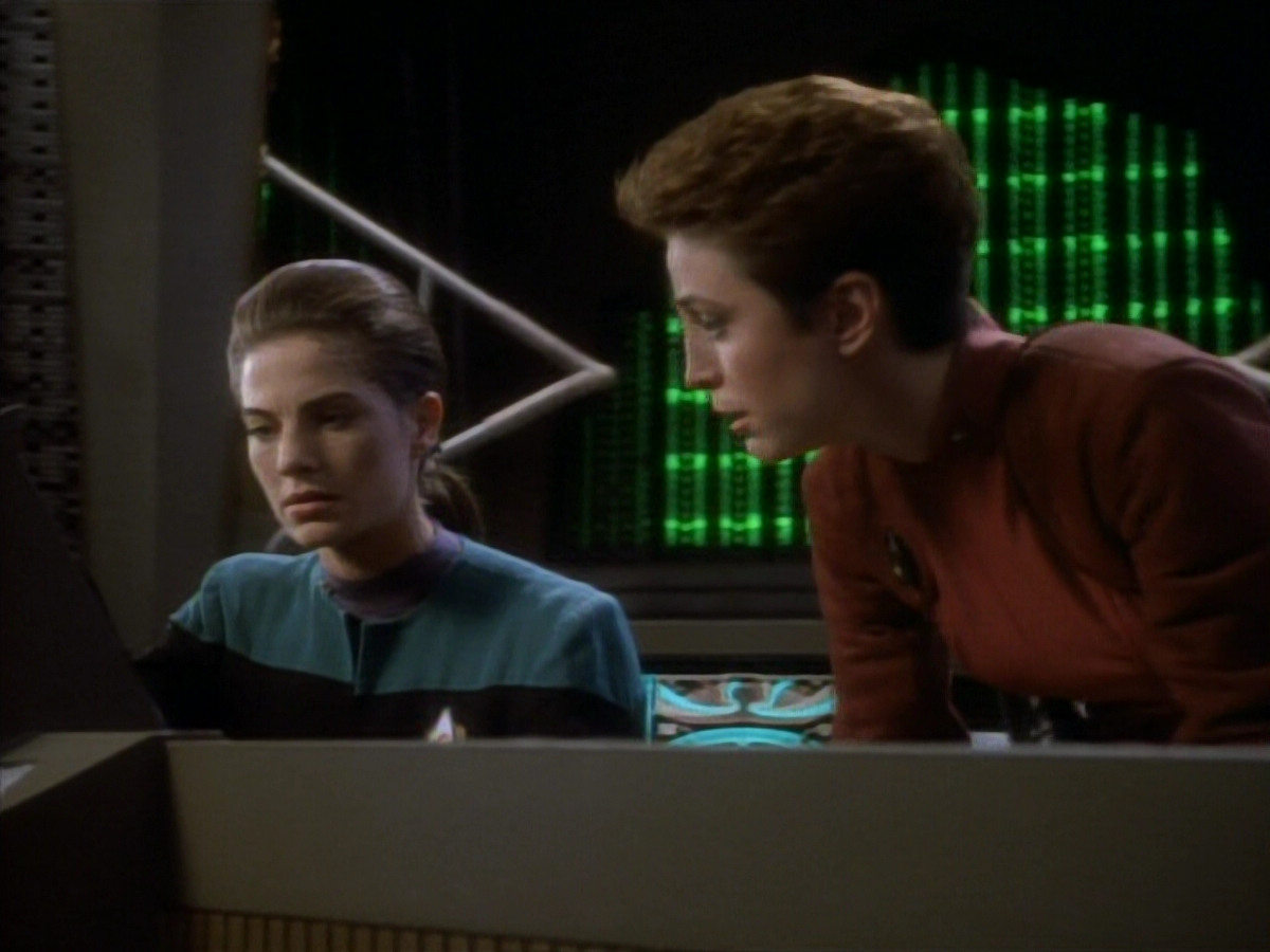 extant_StarTrekDS9_1x18-DramatisPersonae_03316.jpg