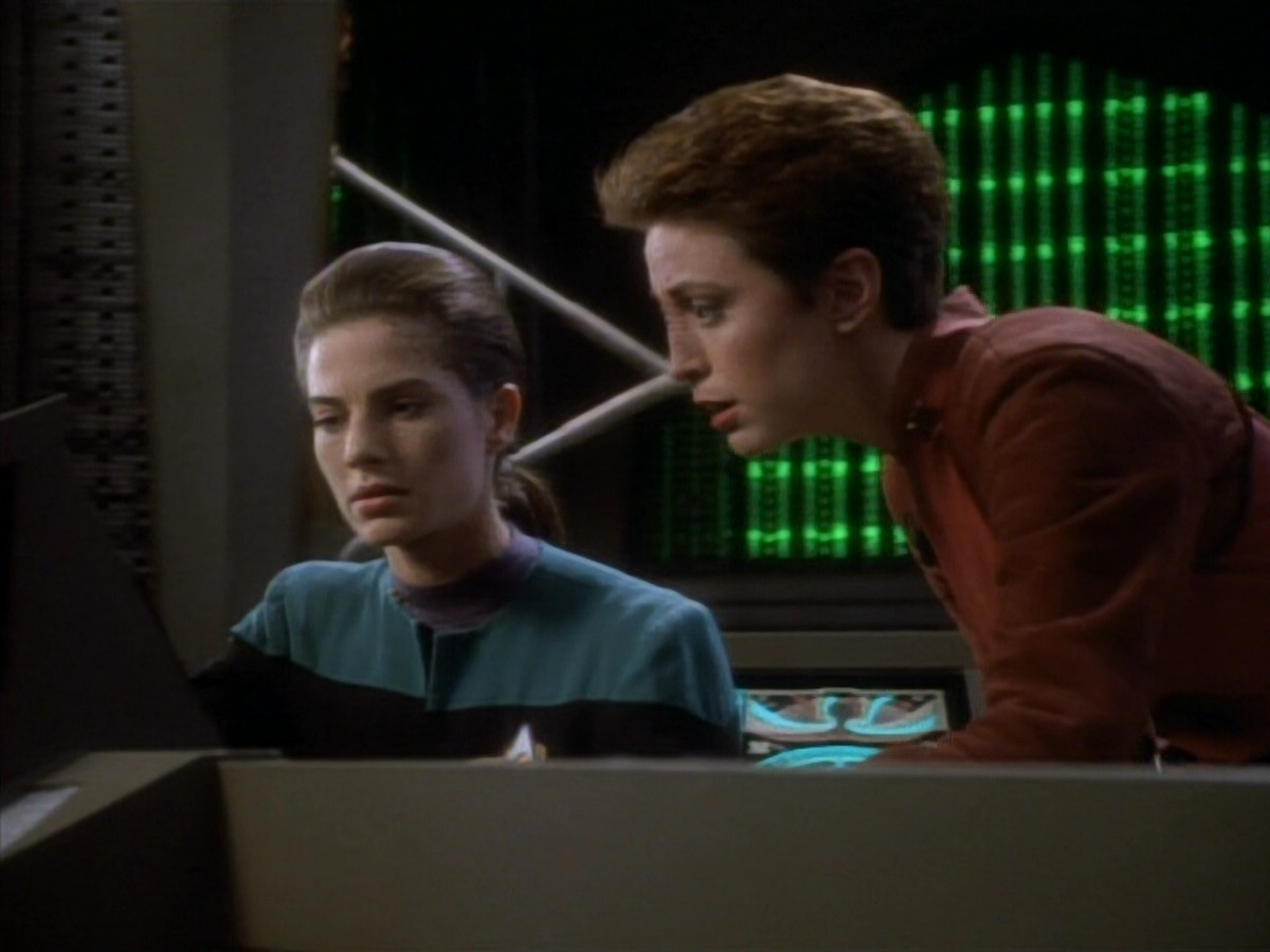 extant_StarTrekDS9_1x18-DramatisPersonae_03317.jpg