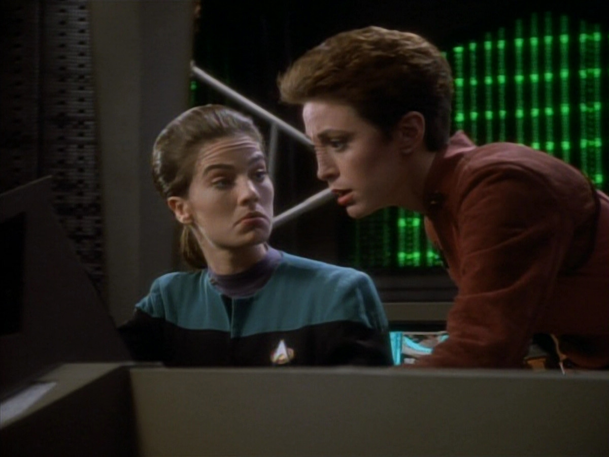 extant_StarTrekDS9_1x18-DramatisPersonae_03318.jpg
