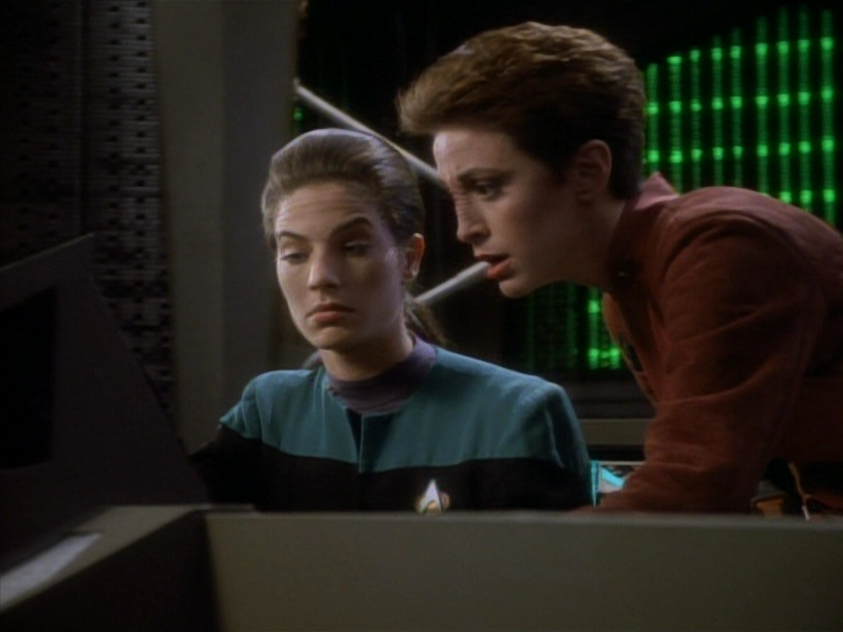 extant_StarTrekDS9_1x18-DramatisPersonae_03319.jpg