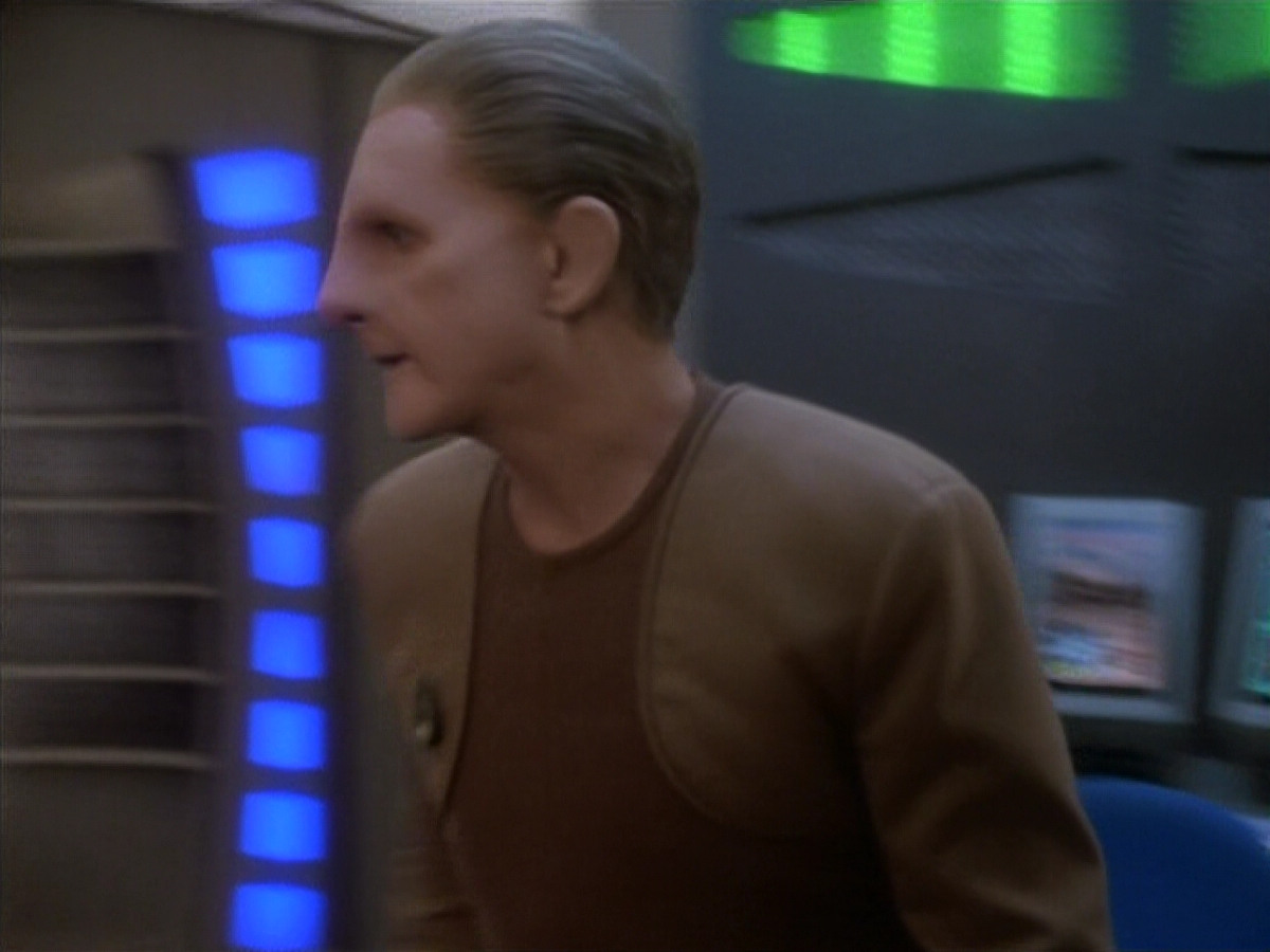extant_StarTrekDS9_1x18-DramatisPersonae_03378.jpg