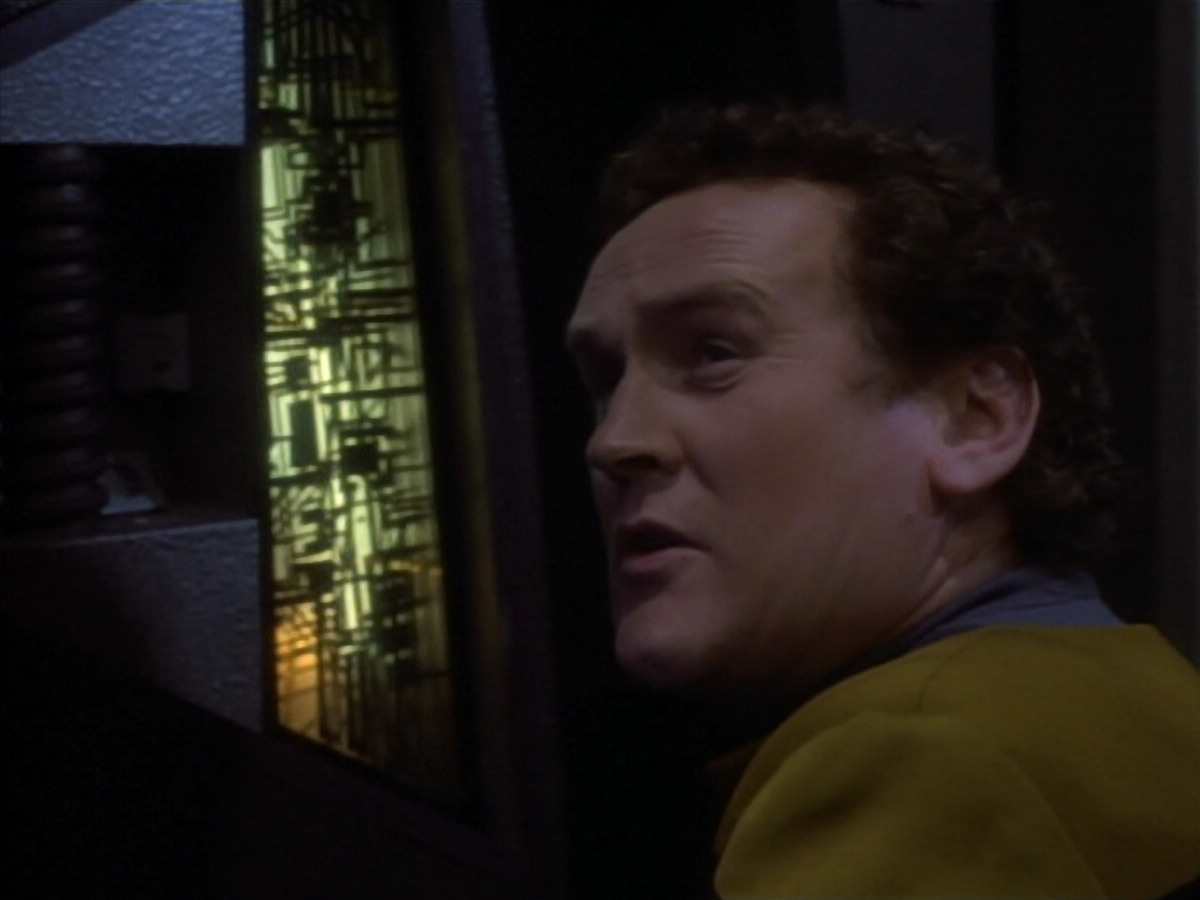 extant_StarTrekDS9_1x18-DramatisPersonae_03452.jpg