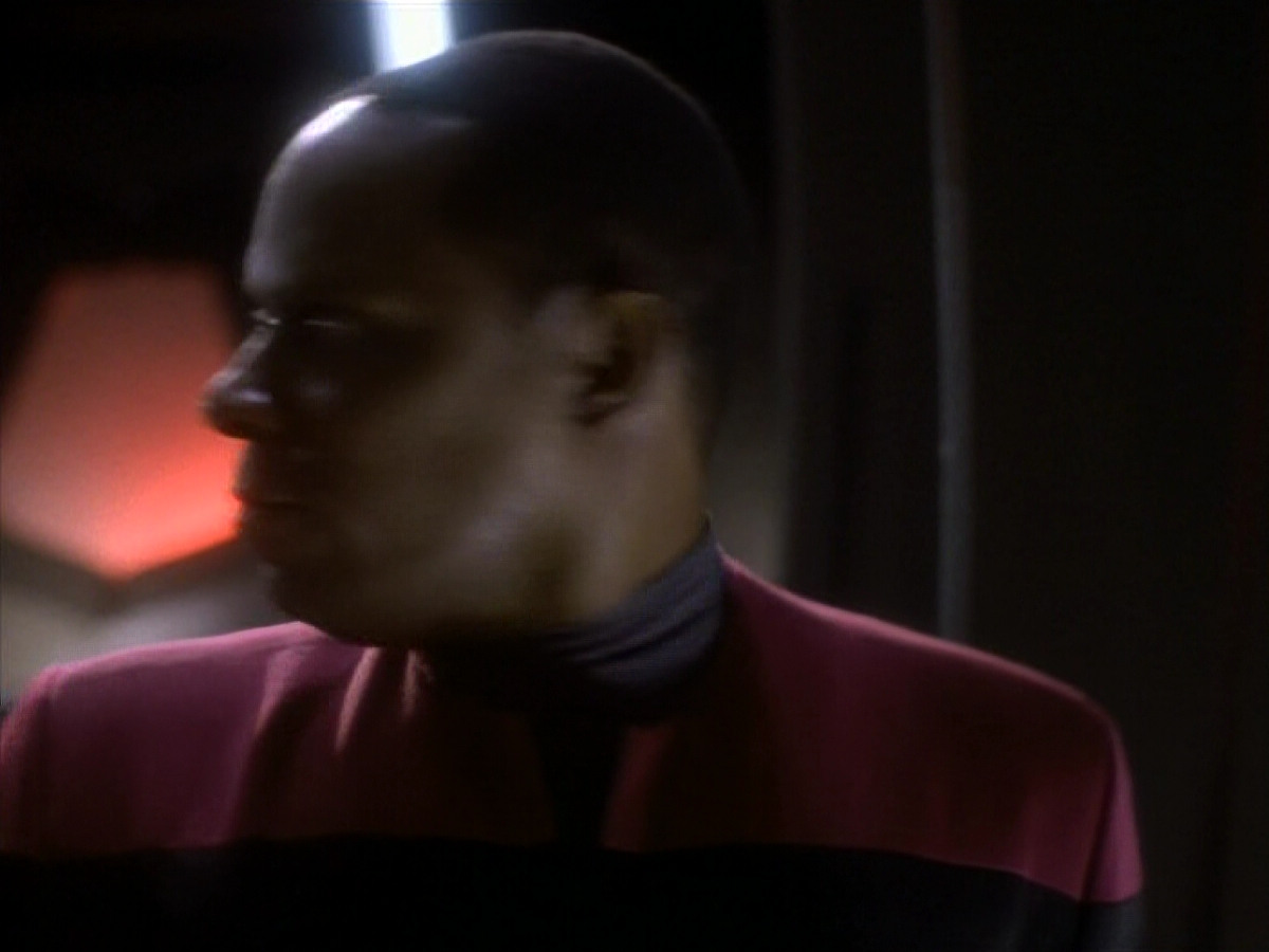 extant_StarTrekDS9_1x18-DramatisPersonae_03460.jpg