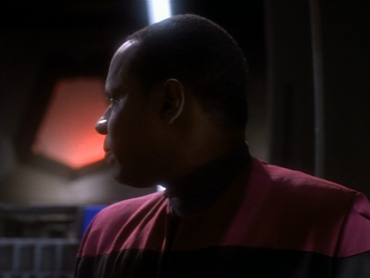 extant_StarTrekDS9_1x18-DramatisPersonae_03461.jpg