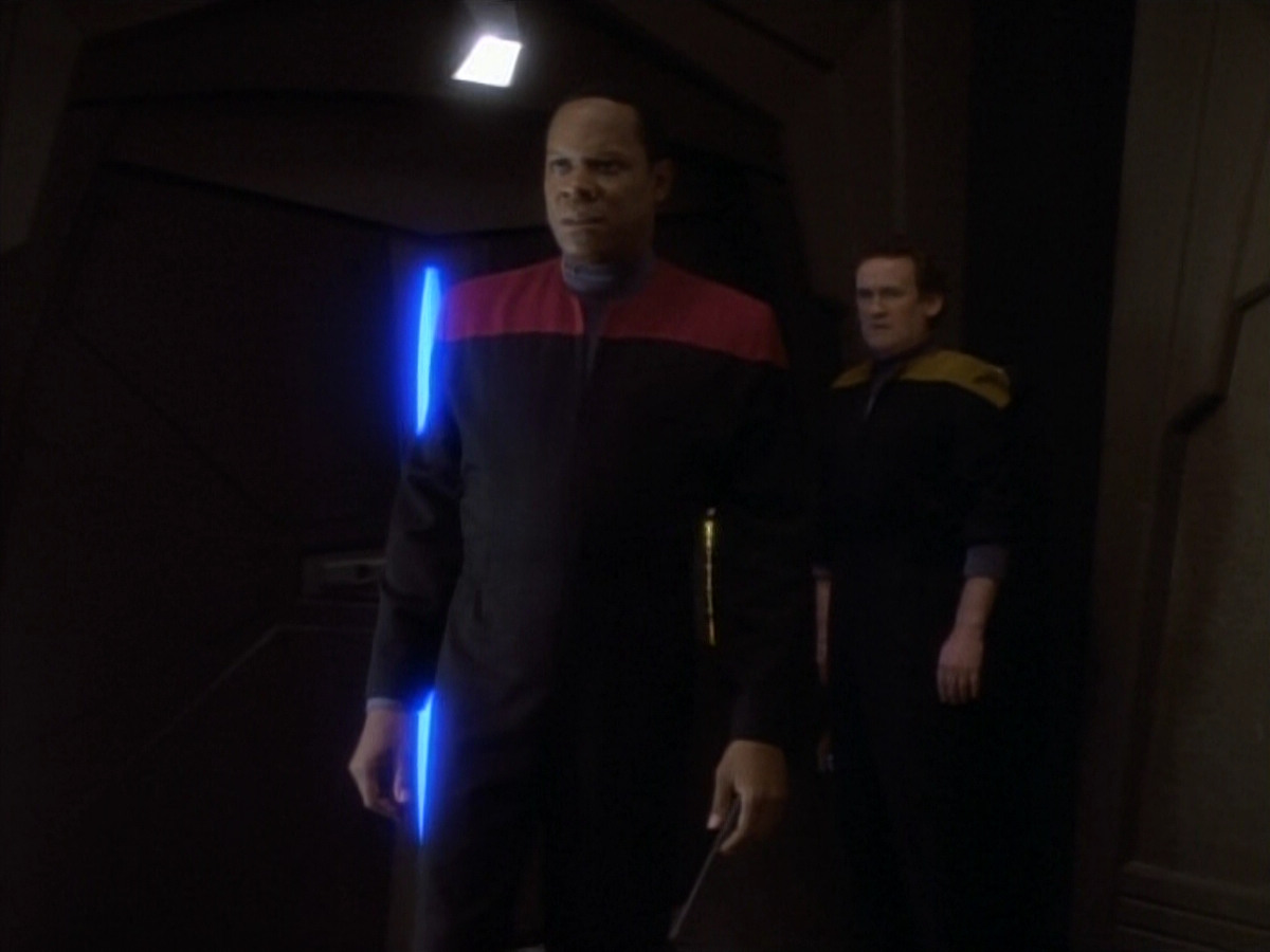 extant_StarTrekDS9_1x18-DramatisPersonae_03492.jpg