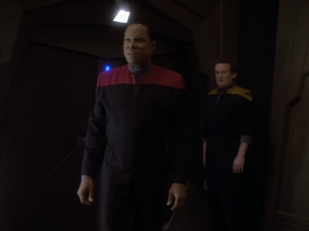 extant_StarTrekDS9_1x18-DramatisPersonae_03493.jpg
