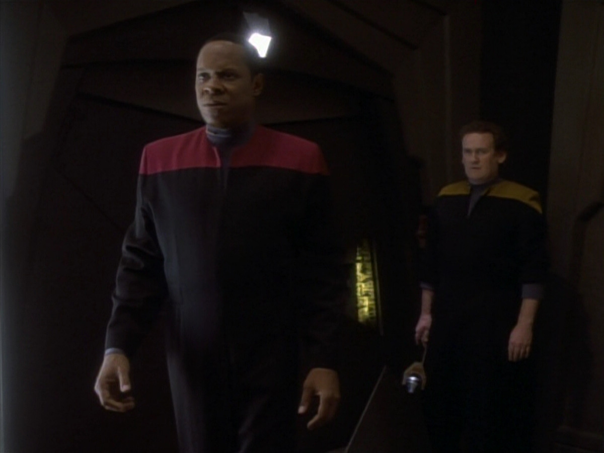 extant_StarTrekDS9_1x18-DramatisPersonae_03496.jpg