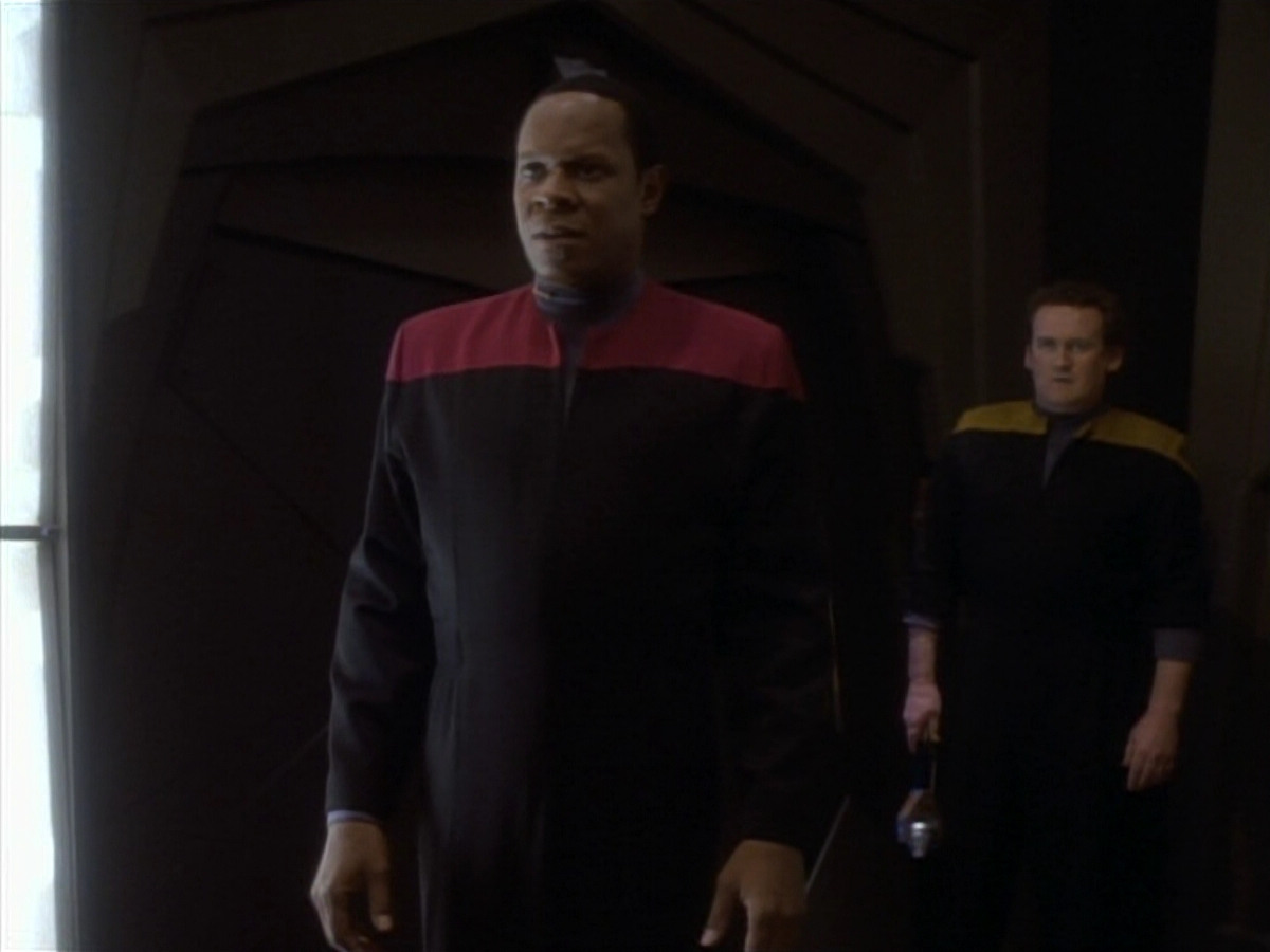 extant_StarTrekDS9_1x18-DramatisPersonae_03500.jpg