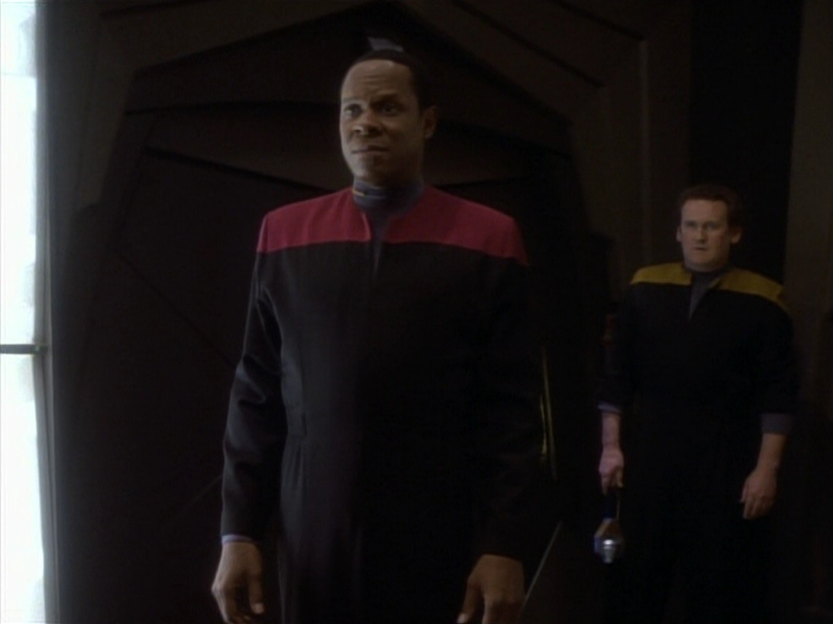 extant_StarTrekDS9_1x18-DramatisPersonae_03502.jpg