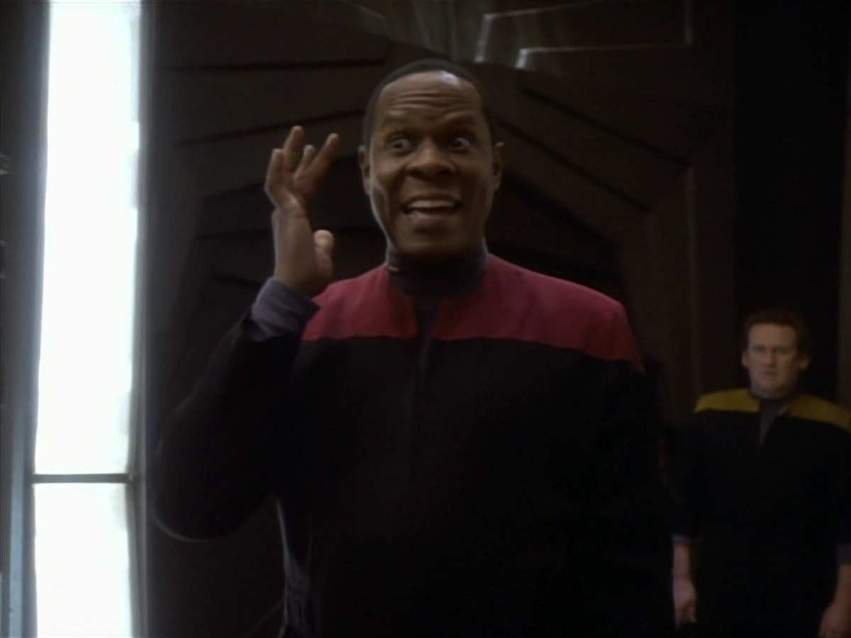 extant_StarTrekDS9_1x18-DramatisPersonae_03511.jpg